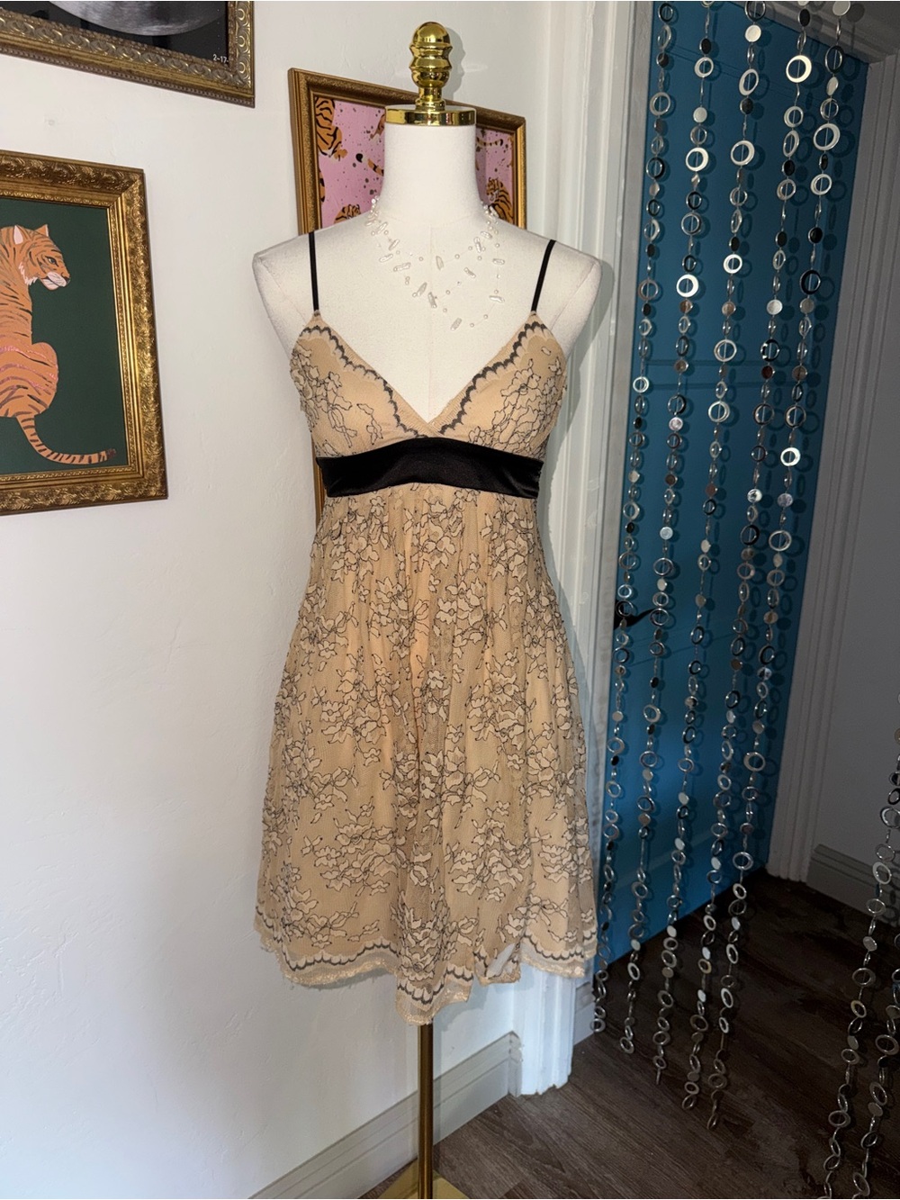 Vintage Y2K Forever 21 Beige Lace Dress with Black Satin Band